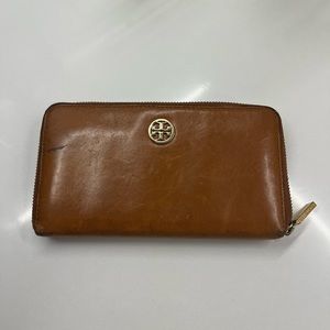tory burch leather wallet